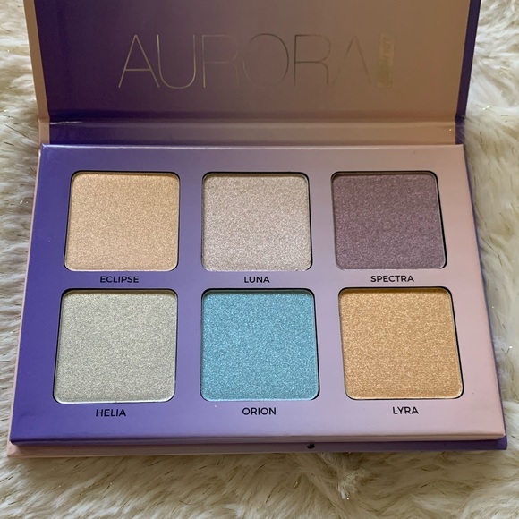 Anastasia Beverly Hills Aurora Lights Highlighter - Picture 4 of 5